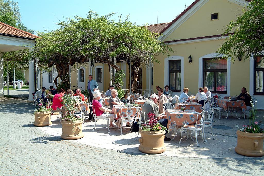 Ensana Vila Trajan Piest'any Luaran gambar